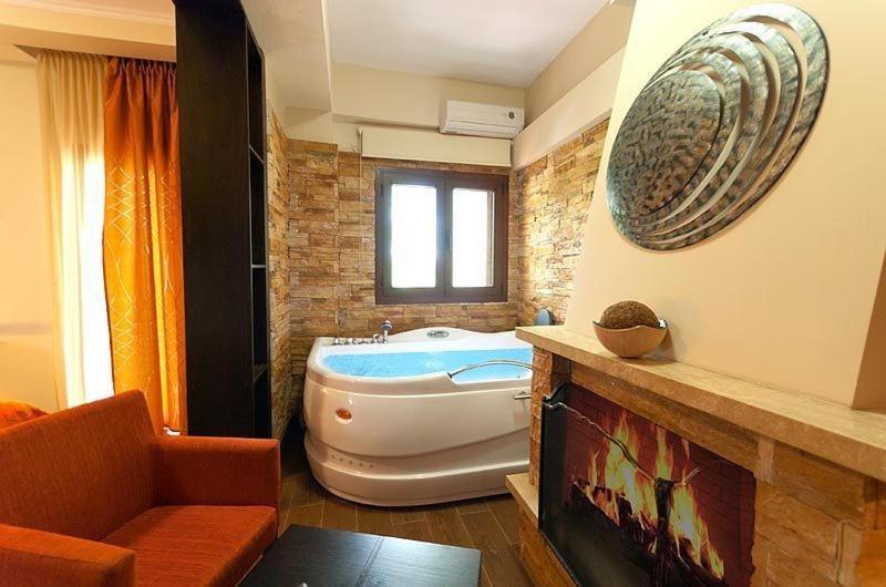 Nostos Hotel Káto Loutrákion Oda fotoğraf