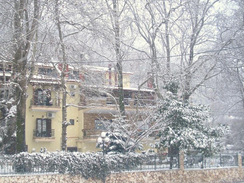 Nostos Hotel Káto Loutrákion Dış mekan fotoğraf