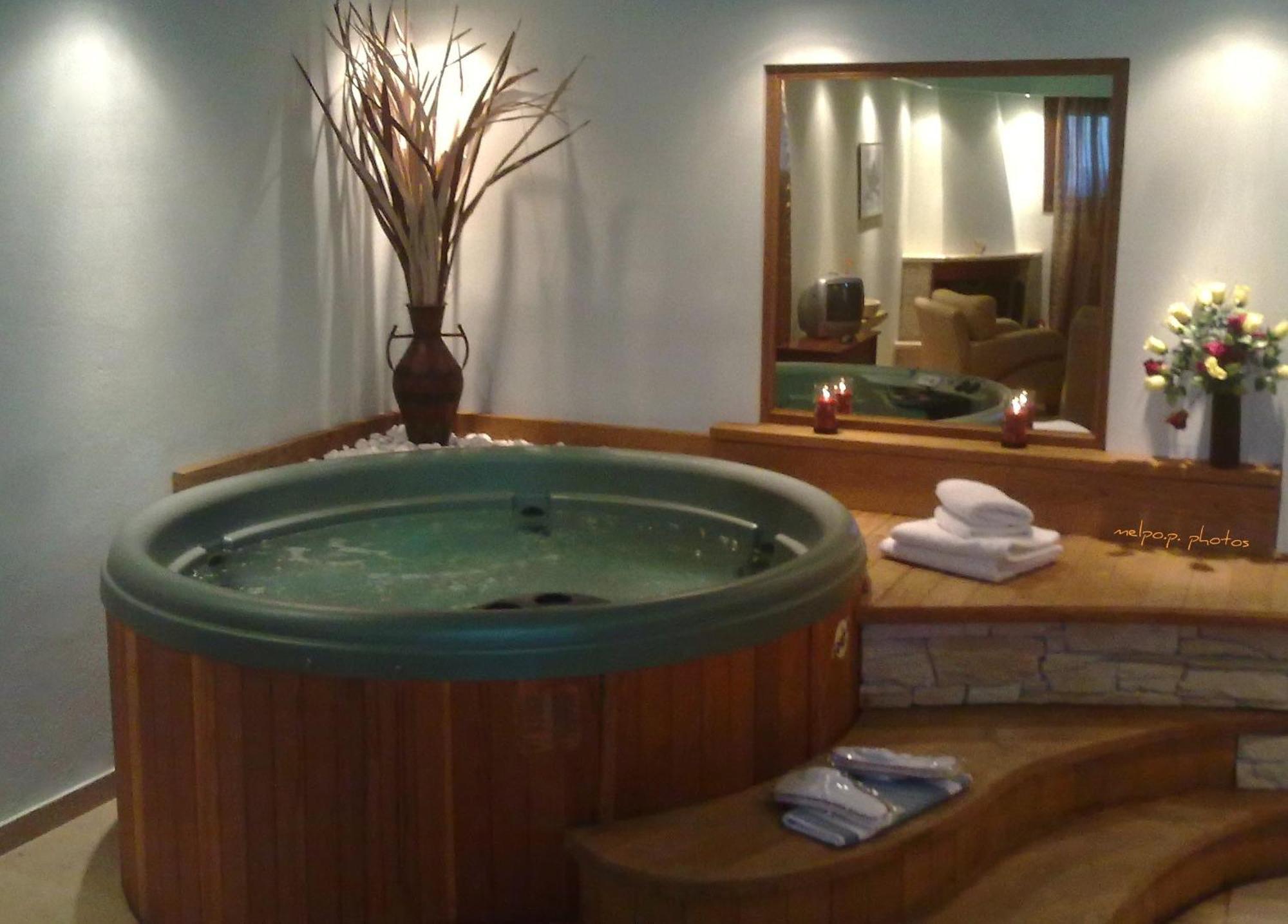Nostos Hotel Káto Loutrákion Dış mekan fotoğraf