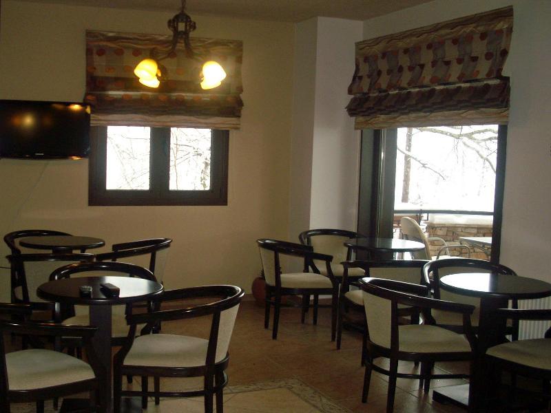 Nostos Hotel Káto Loutrákion Dış mekan fotoğraf