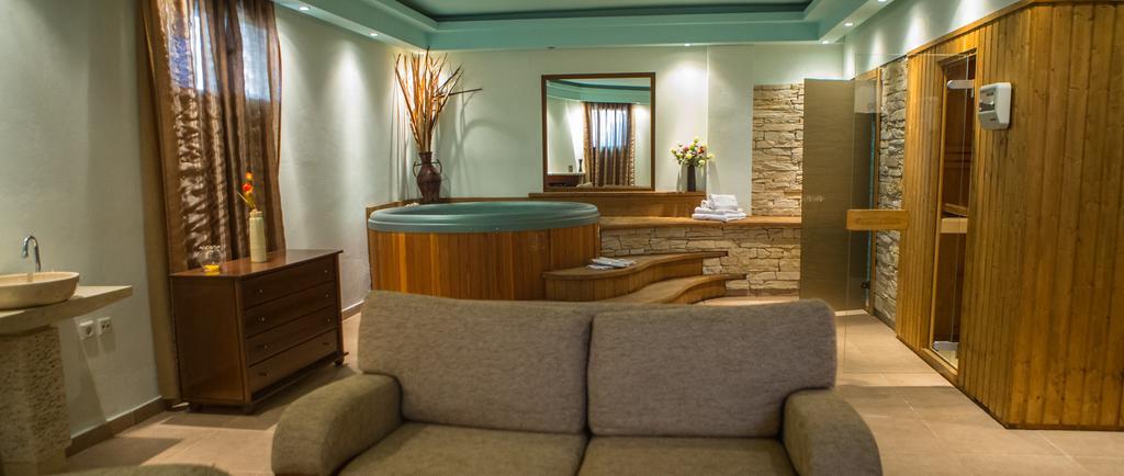 Nostos Hotel Káto Loutrákion Dış mekan fotoğraf