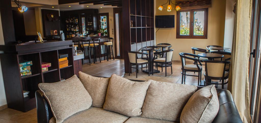 Nostos Hotel Káto Loutrákion Dış mekan fotoğraf