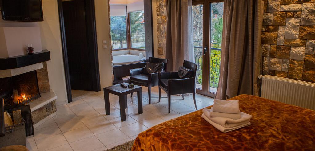 Nostos Hotel Káto Loutrákion Dış mekan fotoğraf