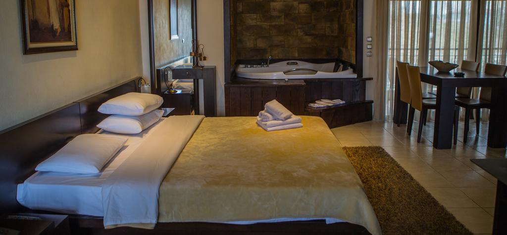 Nostos Hotel Káto Loutrákion Dış mekan fotoğraf