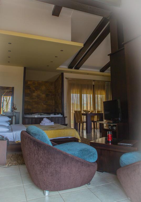 Nostos Hotel Káto Loutrákion Dış mekan fotoğraf