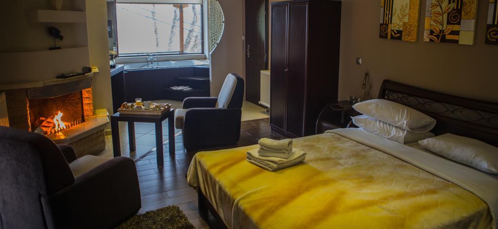 Nostos Hotel Káto Loutrákion Dış mekan fotoğraf