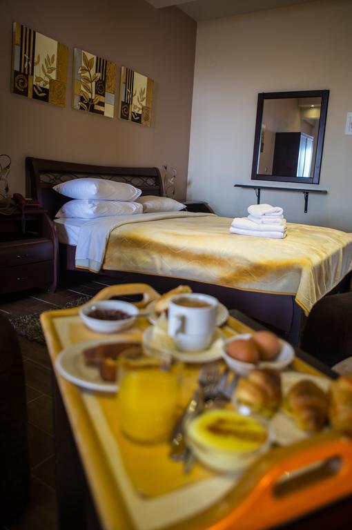 Nostos Hotel Káto Loutrákion Dış mekan fotoğraf