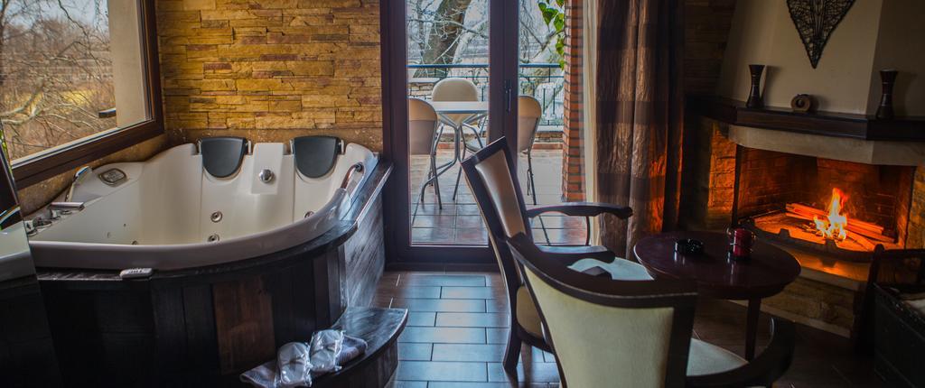 Nostos Hotel Káto Loutrákion Dış mekan fotoğraf