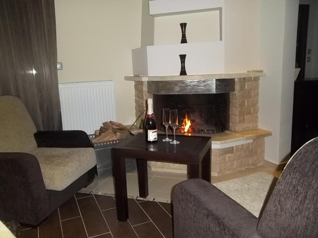 Nostos Hotel Káto Loutrákion Oda fotoğraf