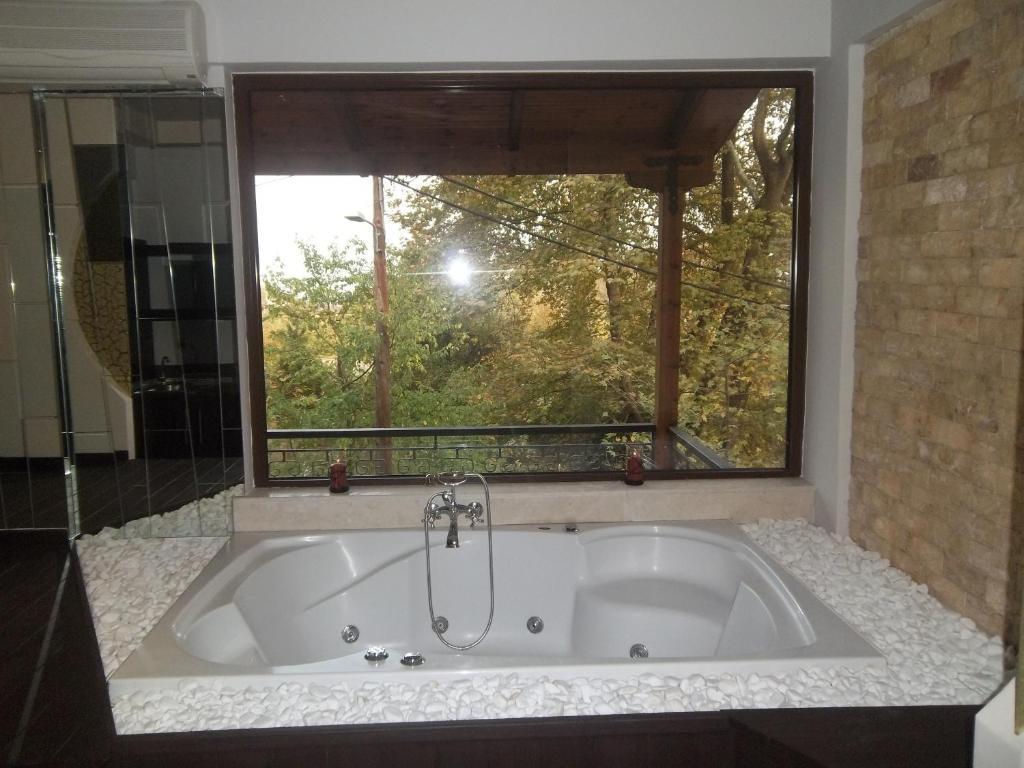 Nostos Hotel Káto Loutrákion Dış mekan fotoğraf
